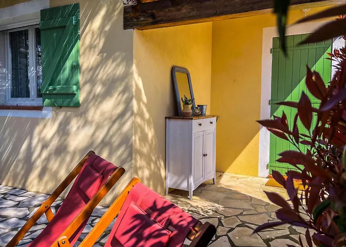 Petite maison indépendante au calme au cœur des oliviers