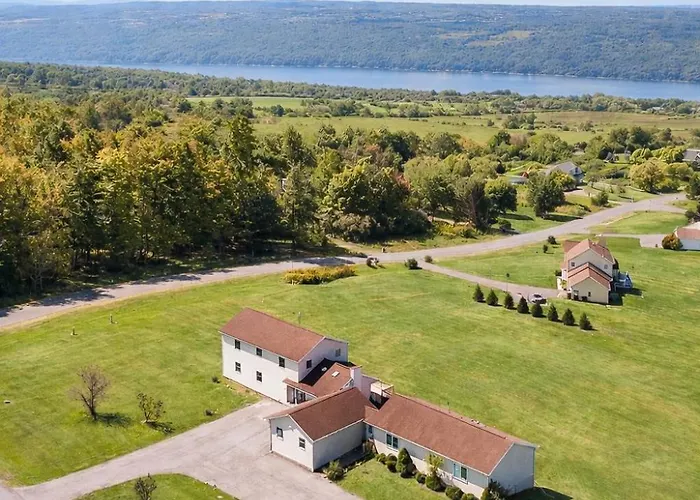 5Br Accessible Valley & Lake View Home Near Cornell - Sleeps 10