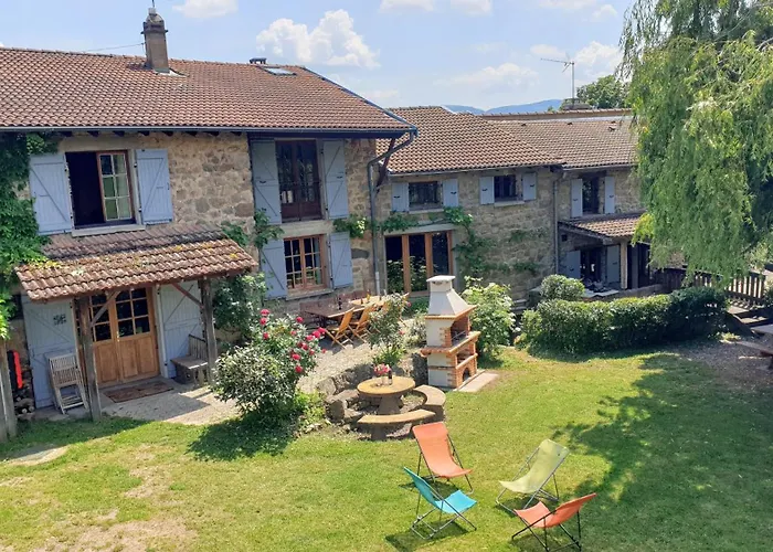 Gîte de groupe Charrette Fleurie pour 15 personnes avec salle d'activité