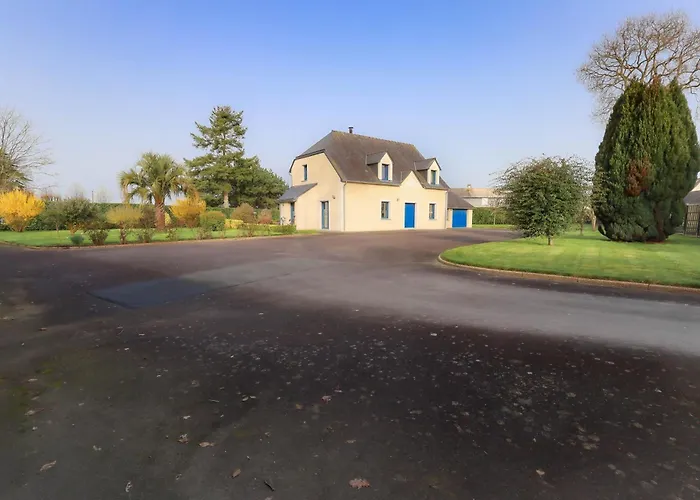Maison de charme 13p piscine, jardin et cinéma
