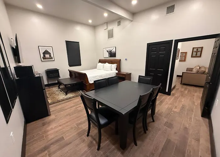 Bentwood Texas Stage Suite