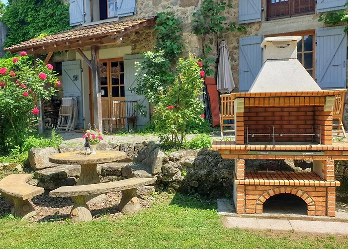 Gîte de groupe Charrette Fleurie pour 15 personnes avec salle d'activité