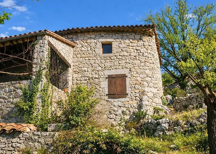 Maison à Balazuc, terrasse avec vue sur l'Ardèche