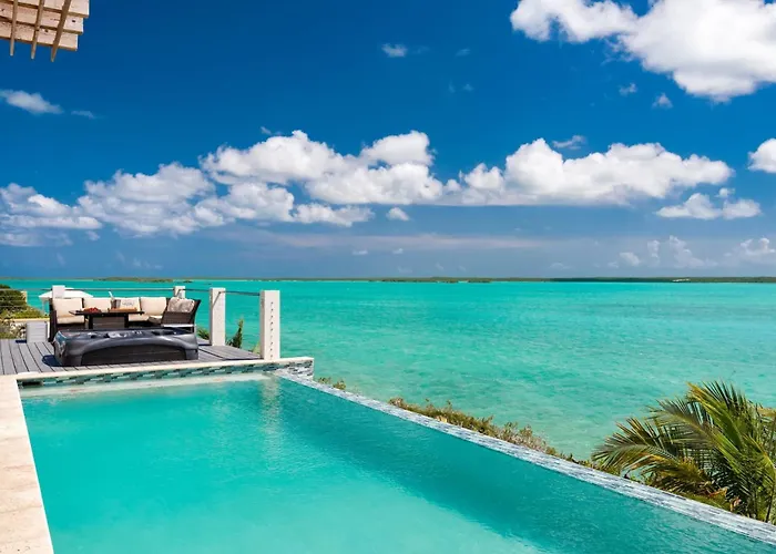 Caicos Cays 4Br Waterfront W Kayaks Infinity Pool Dock & Hot Tub