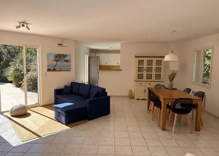 Provençal Villa with Pool