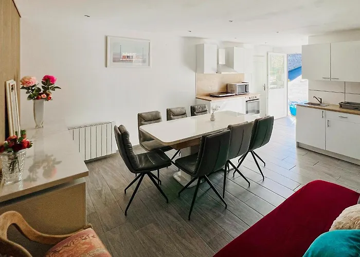 Maison Avec Piscine