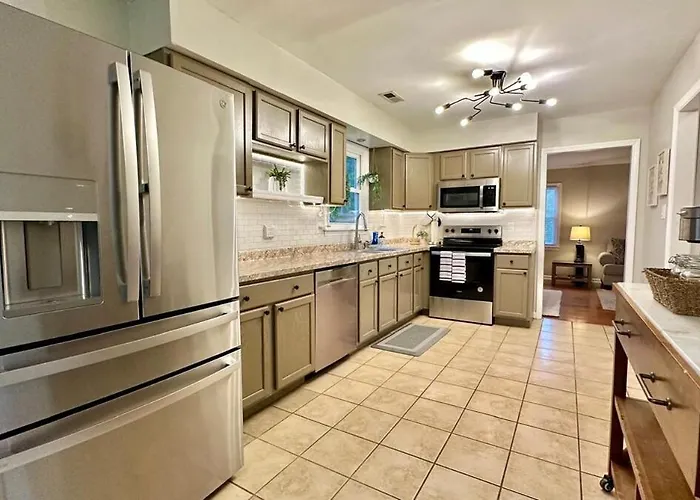 2200Sqft Coastal Home On Half Acre
