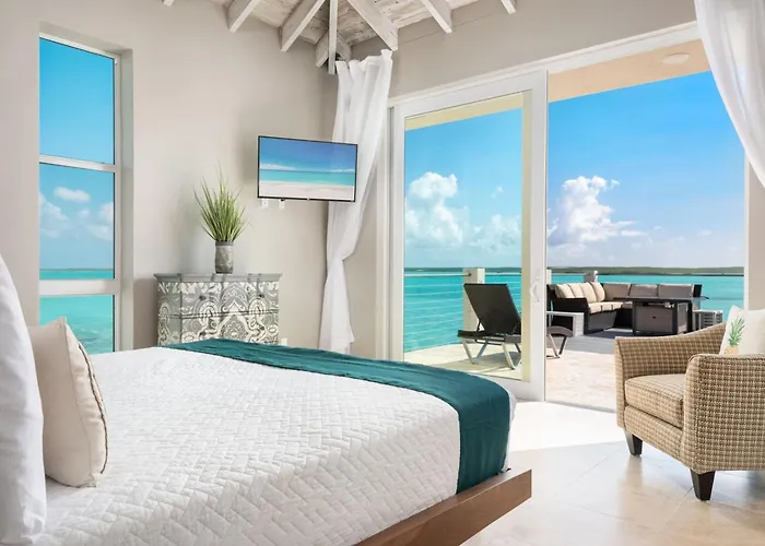 Caicos Cays 5Br Waterfront W Kayaks Infinity Pool Dock & Hot Tub