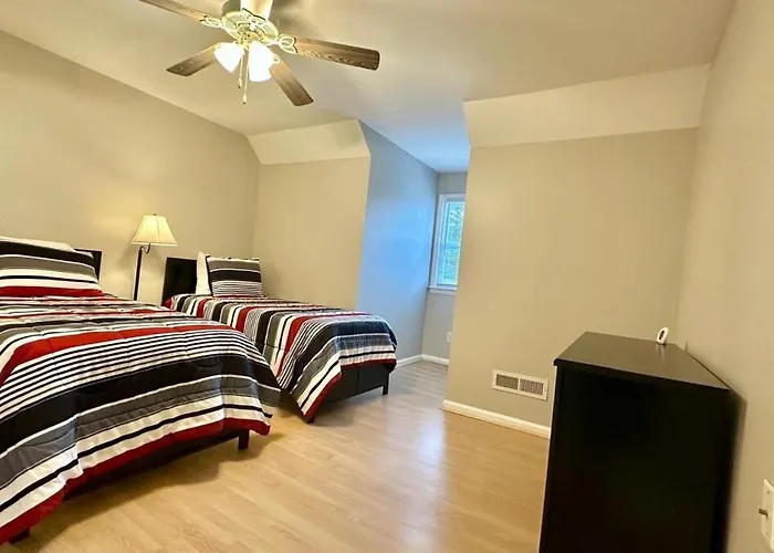 2200Sqft Coastal Home On Half Acre