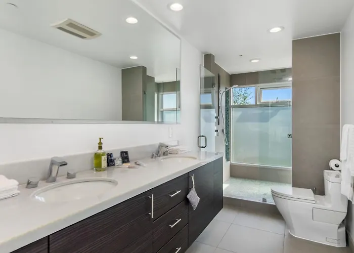 4 Bedroom House In Beverly Hills