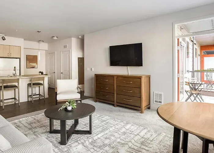Landing Modern 1Bd Clubhouse Gym