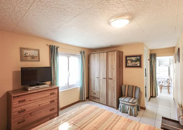 Les Volets Bleus Cottage