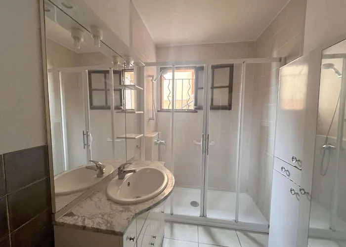 SR090-H243 Appt 3 pièces 6 personnes ST RAPHAEL
