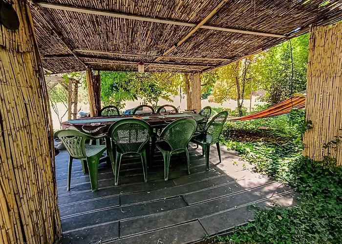 Studio cosy climatisé avec piscine et jardin cadre paisible