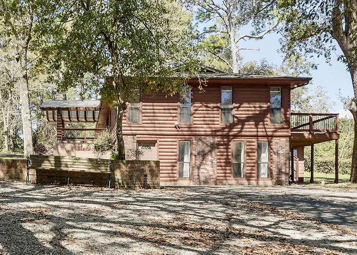 Near Bruce'S Field, Downtown & Hospital! Cozy Unit