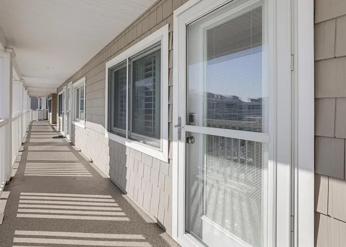 Oceanside Retreat In Mantoloking: Walk To Beach!