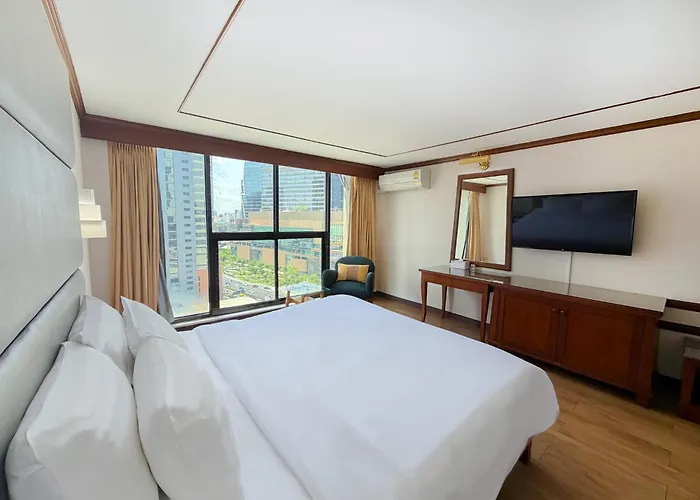 Cheap hotels Pinnacle Lumpini Park