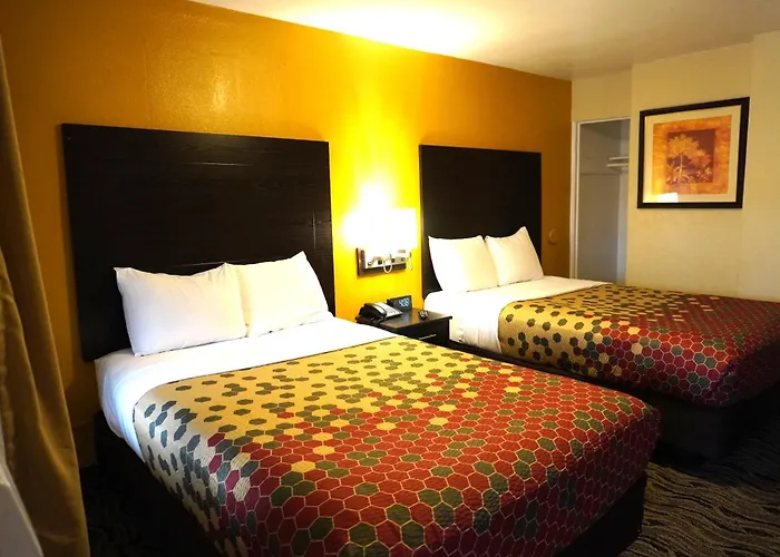 Pets Allowed Hotel Rodeway Flagstaff-Downtown