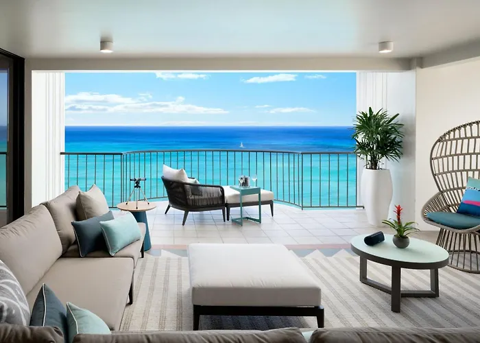 Hotel with pool: Waikiki Beach Marriott Resort & Spa