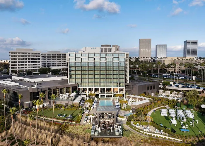 Luxury hotel only: Vea Newport Beach, A Marriott Resort & Spa