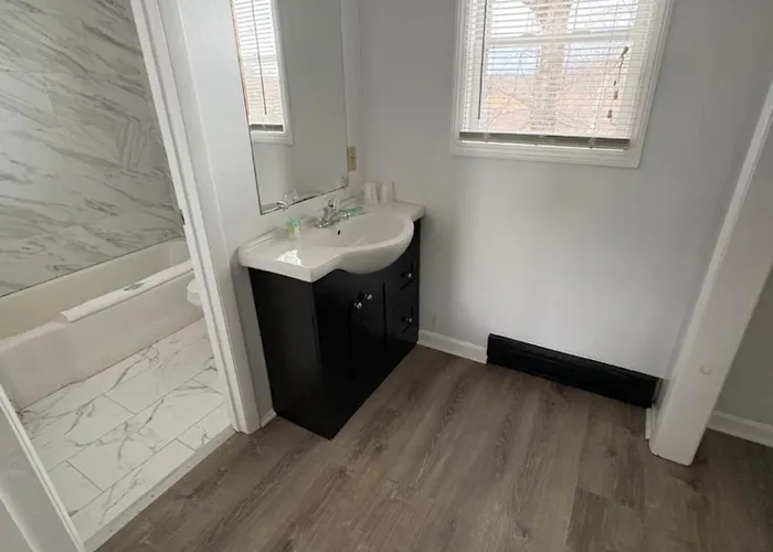 Pet Friendly hotel: The Grand Beach Inn