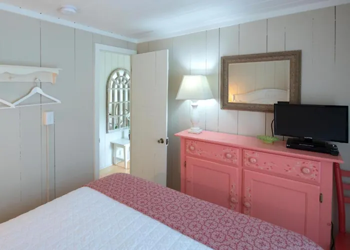 Boutique hotel only: The Cottages At Cabot Cove