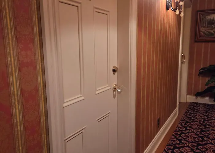 Сity center hotels Auberge J.A Moisan