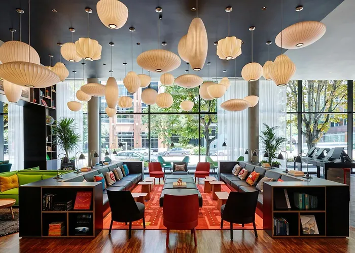 Luxury hotel only: Citizenm Seattle South Lake