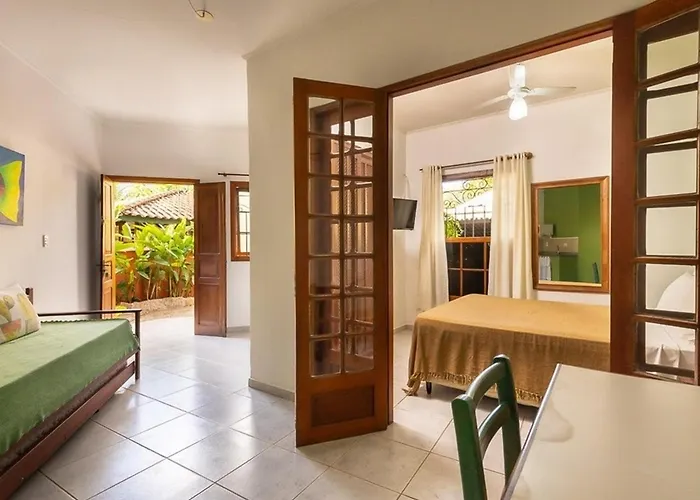 Hotel com jacuzzi: Pousada Atiaia