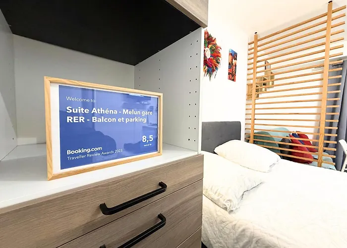 Suite Athéna - Melun gare RER - Studio avec Balcon et parking