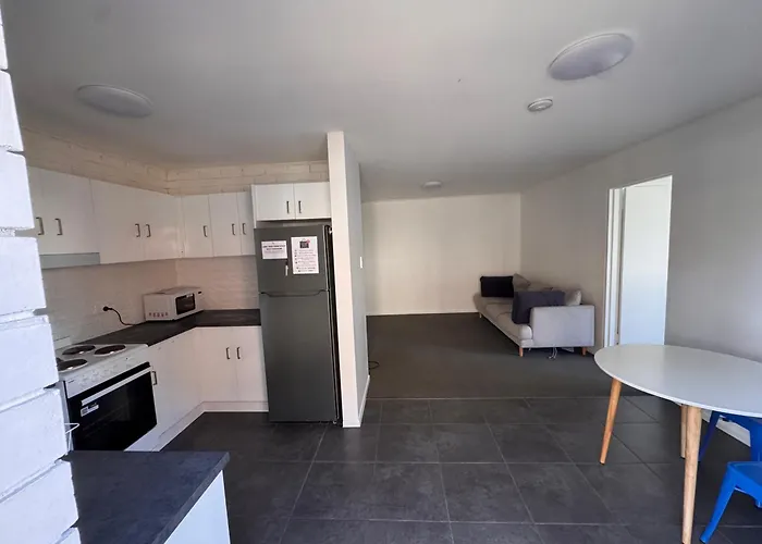 Hostel: Mumma'S Hostel Surfers Paradise - 18 To 40 Years Old - Passport Only