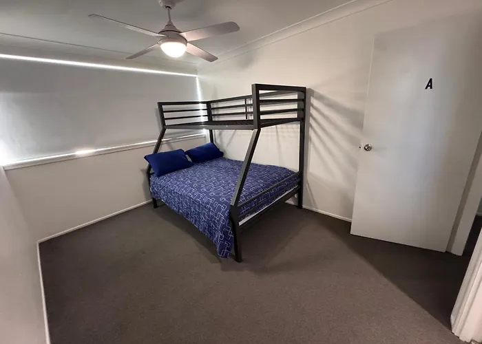 Hostel: Mumma'S Hostel Surfers Paradise - 18 To 40 Years Old - Passport Only