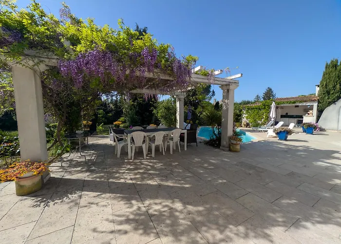 Ibis - Villa Avec Piscine, Jardin Et Parking