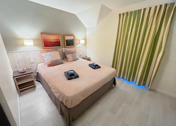 Cottage avec Parking gratuit - piscine et jeux