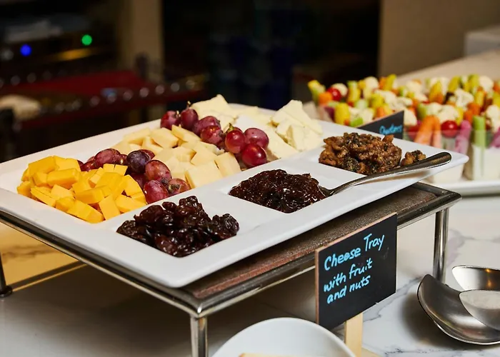 Dog friendly hotels Renaissance Chicago O'Hare Suites