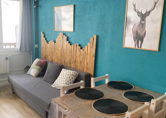 Studio mongie aux pieds des pistes avec balcon
