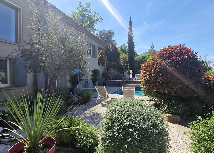 Rez de Jardin d'une Bastide VILLA LA GARDI avec Piscine privée