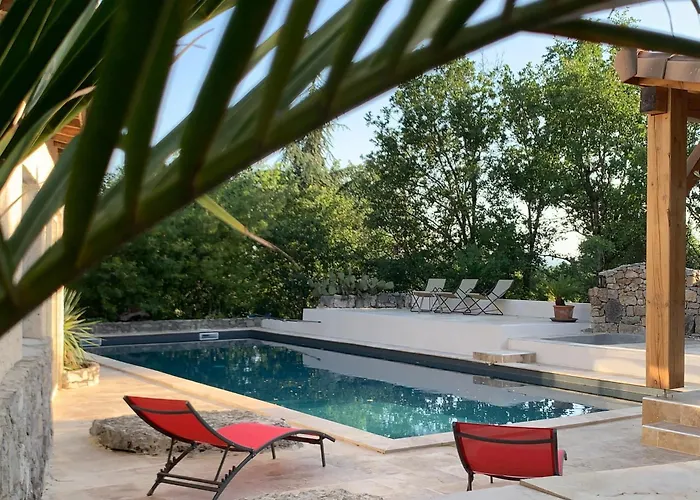 Le Mazet, studio climatisé avec accès piscine