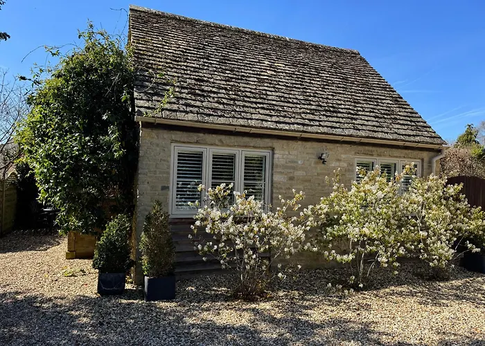 Cotswolds Cottage In Ewen Village With The Wild Duck Pub, Cirencester