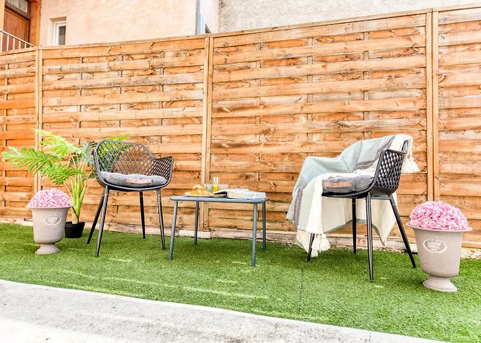 Cocon lumineux au centre de Tarbes, terrasse privée au soleil, confort tout inclus