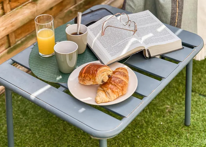 Cocon lumineux au centre de Tarbes, terrasse privée au soleil, confort tout inclus