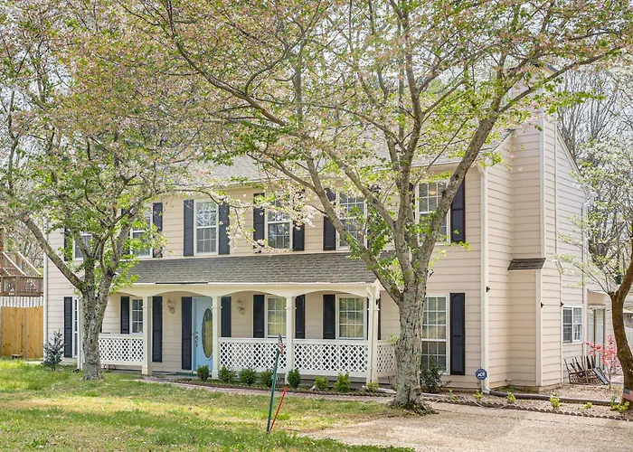 Suburban Sanctuary: Peachtree Corners Getaway