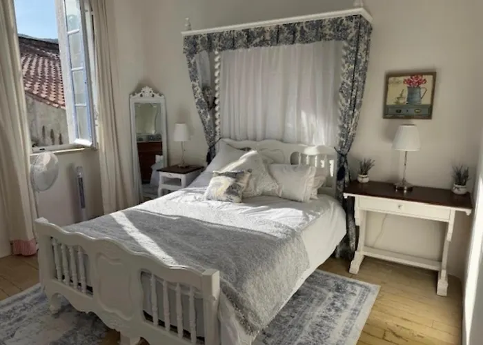Riverside 4 Bed House Full Of Character And Charm