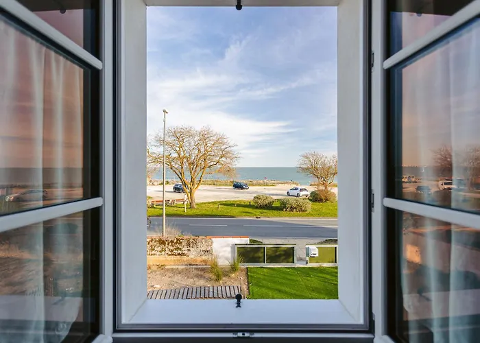 Le Phare, Studio vue mer