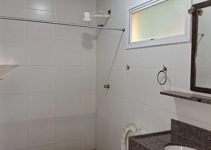 Casa Guacuri - Casa de temporada e eventos - apartamentos com suítes - Piscinas e Amplo Estacionamento