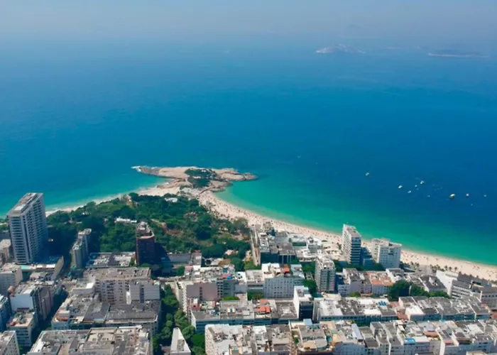 Resort: Pousada Fullano _ Entre Copacabana e Ipanema – Suítes Privativas Confortáveis!