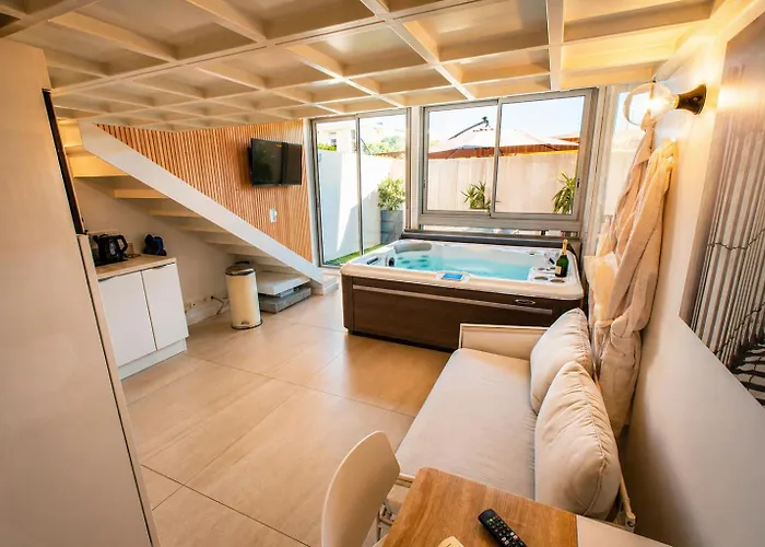 Villa Bono Romantic Suite & Private Jacuzzi
