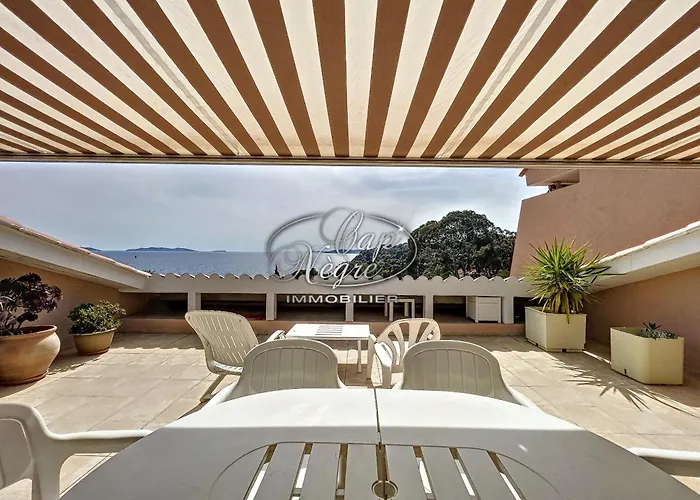 Appartement avec terrasse et vue mer proche de la plage du Rayol