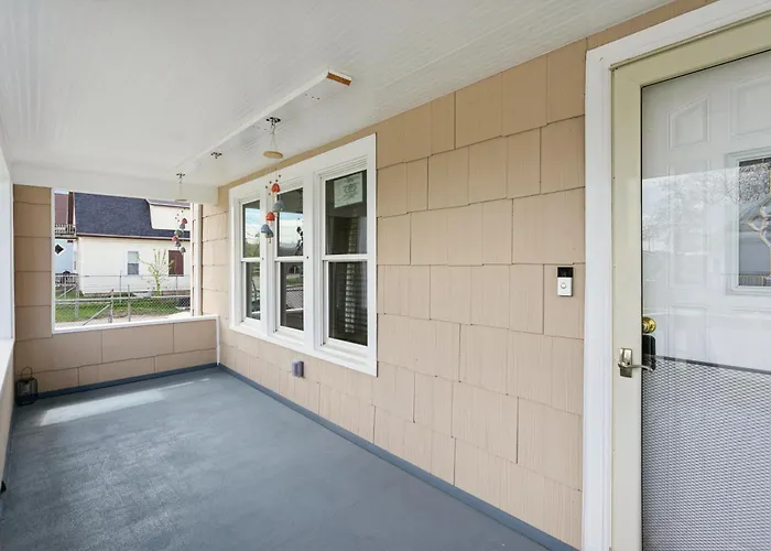 Spacious Stay Near Lambeau