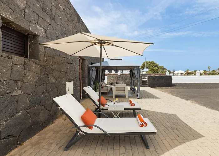 Refugio Del Volcan By Tropical Host